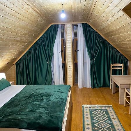 Guesthouse Demushi Valbona Exteriör bild