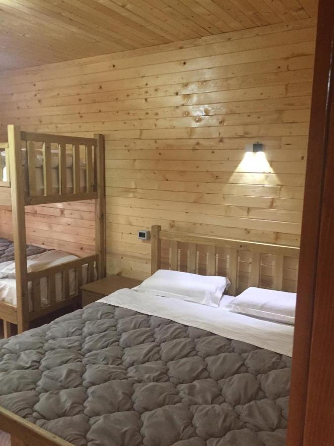 Guesthouse Demushi Valbona Exteriör bild