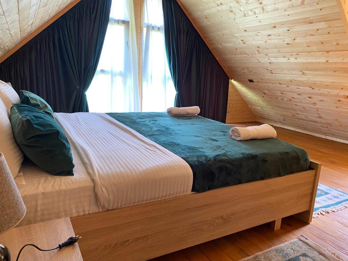 Guesthouse Demushi Valbona Exteriör bild