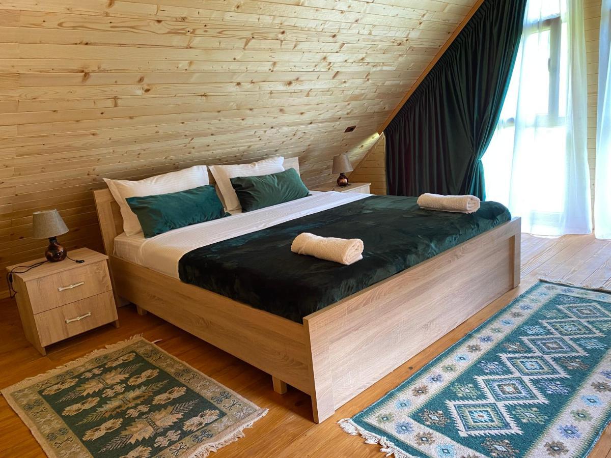 Guesthouse Demushi Valbona Exteriör bild