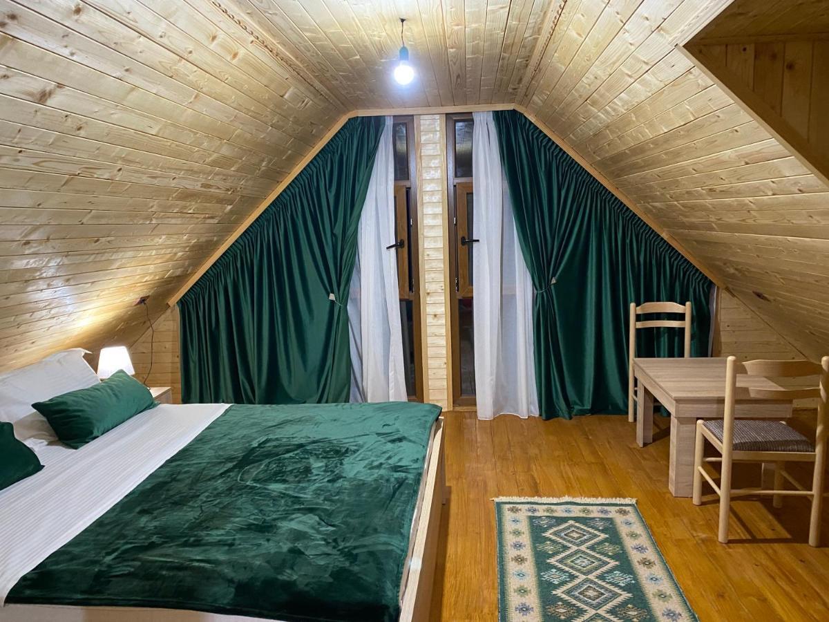 Guesthouse Demushi Valbona Exteriör bild