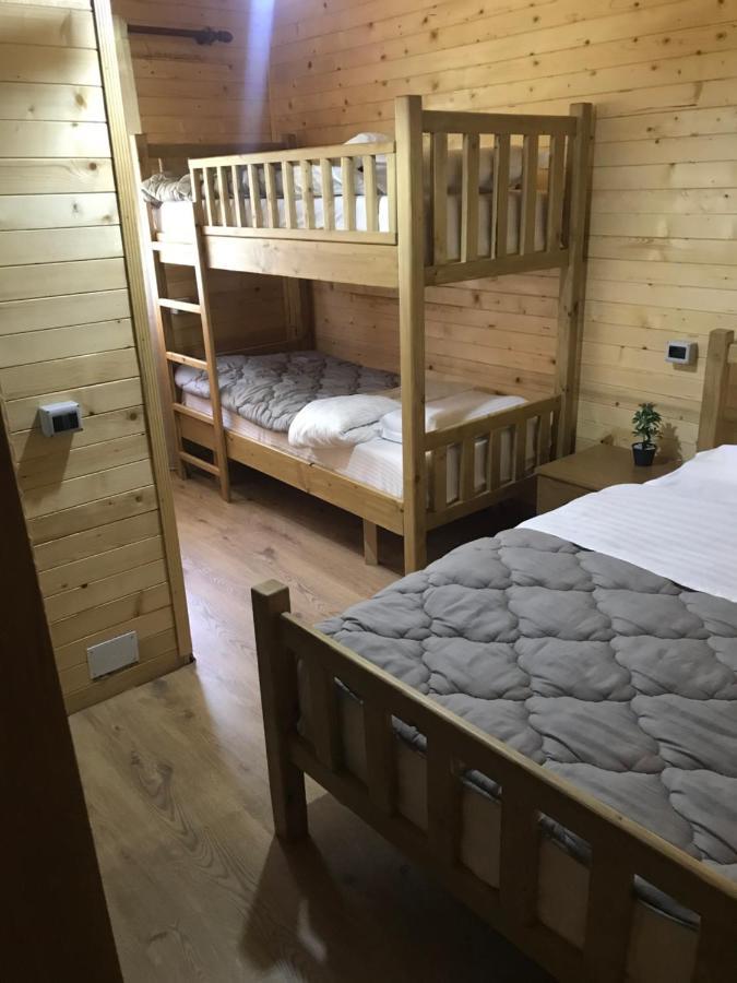Guesthouse Demushi Valbona Exteriör bild